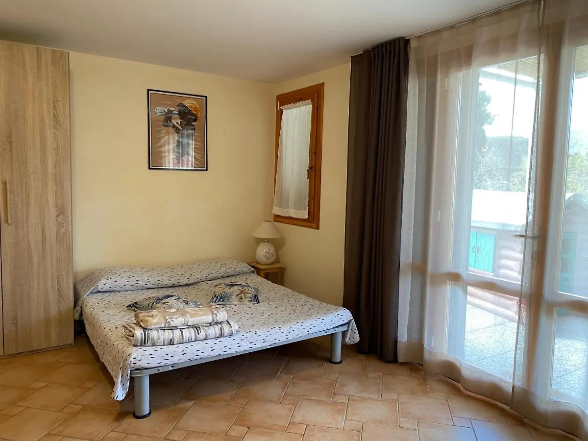 Holiday home Villetta Di Rosa Procchio